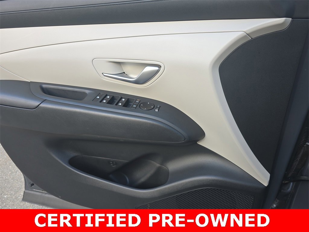 Certified 2025 Hyundai Tucson SE image 28