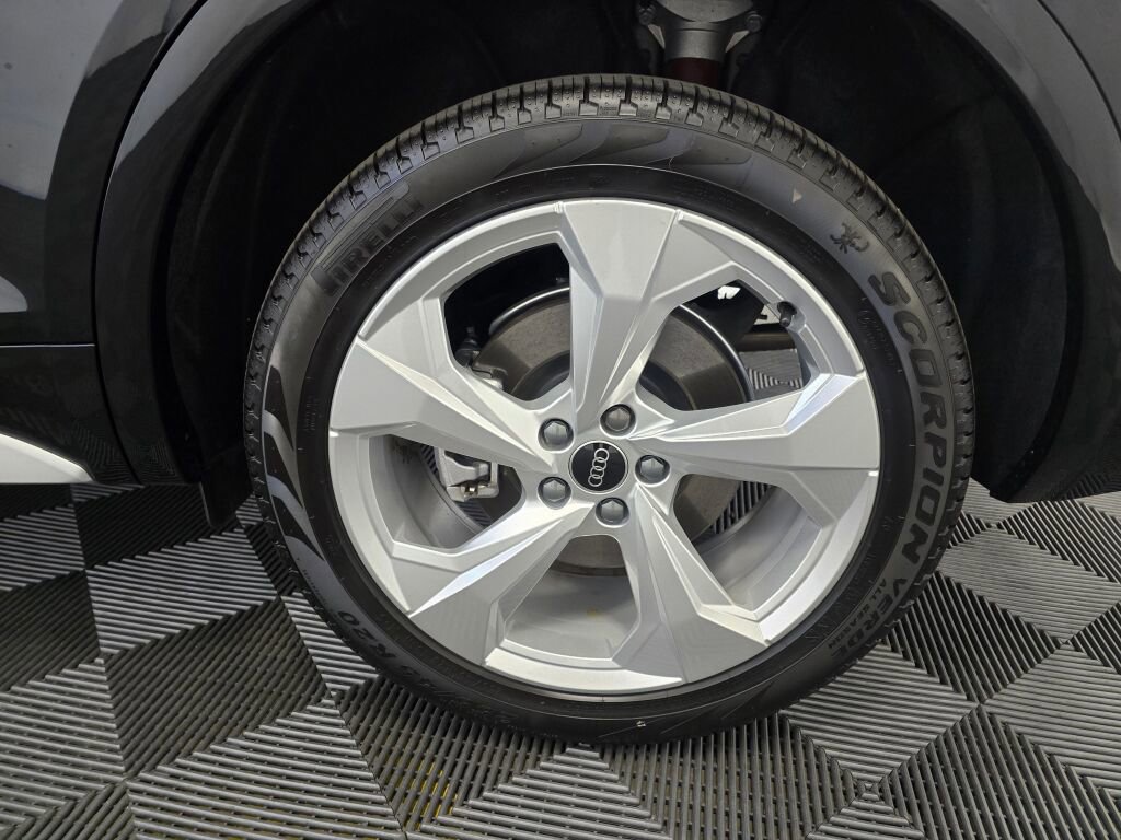 Certified 2025 Audi Q5 2.0T Premium Plus w/ Premium Plus Package image 21