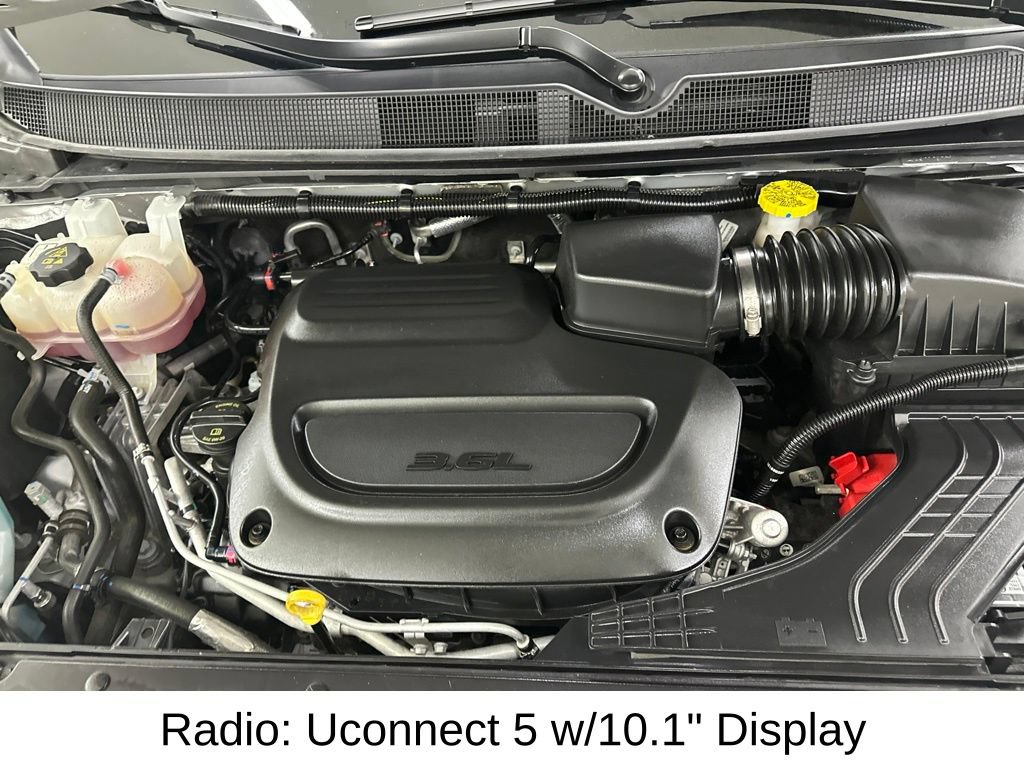 Used 2024 Chrysler Pacifica Touring-L FWD image 20