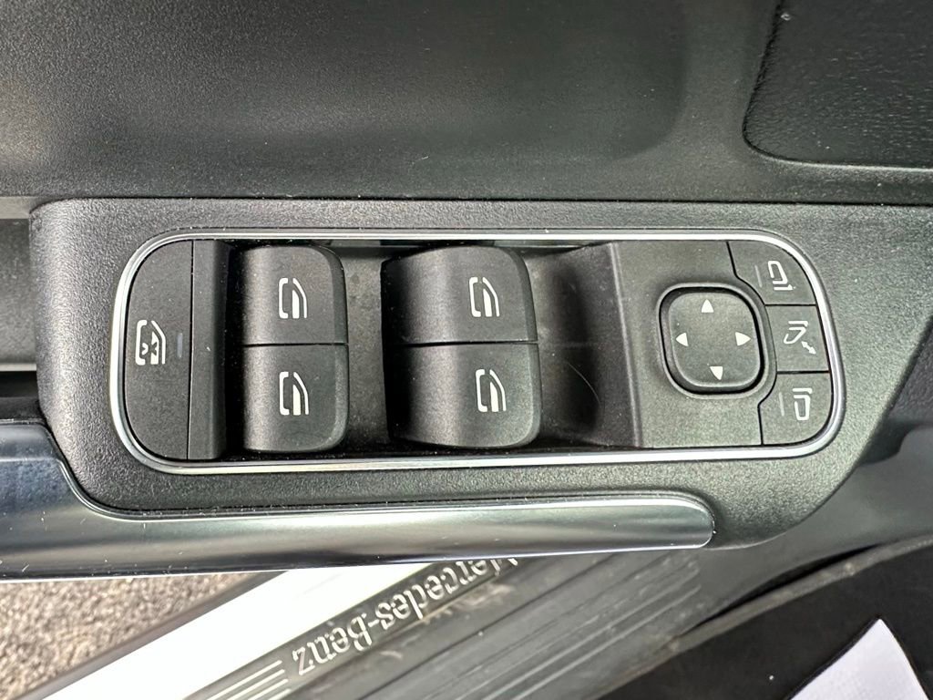 Used 2021 Mercedes-Benz GLA 250 4MATIC image 16