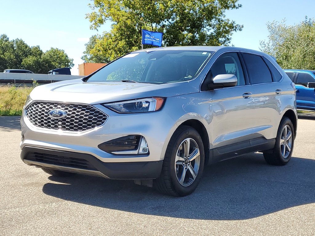 Certified 2023 Ford Edge SEL w/ Convenience Package AWD/4WD image 2
