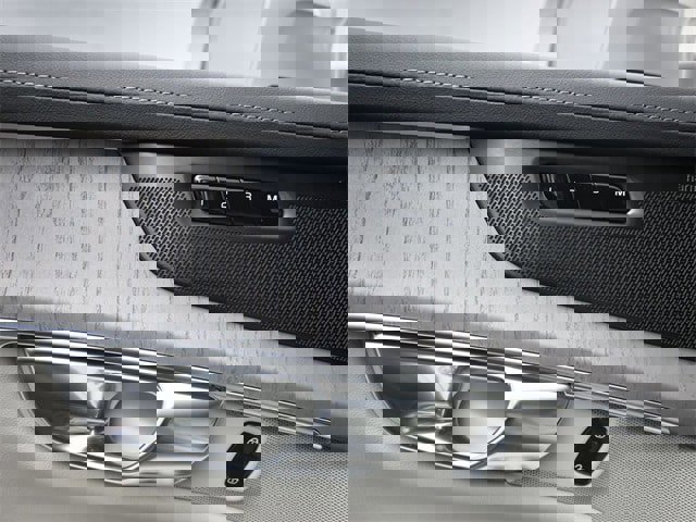 New 2025 Volvo XC90 B6 Ultra image 17