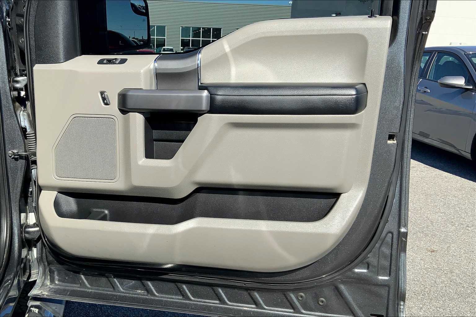 Used 2020 Ford F150 XLT w/ Equipment Group 302A Luxury image 21