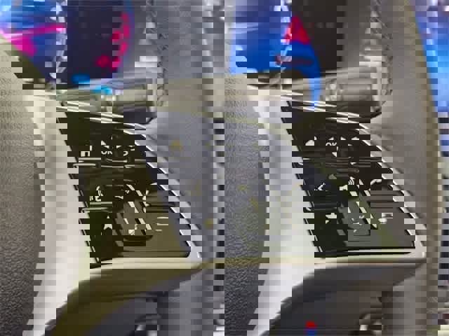 Certified 2025 Mercedes-Benz GLB 250 4MATIC image 93