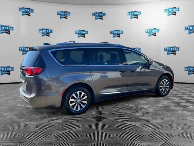Used 2020 Chrysler Pacifica Touring-L Plus w/ Advanced Safetytec Group image 5
