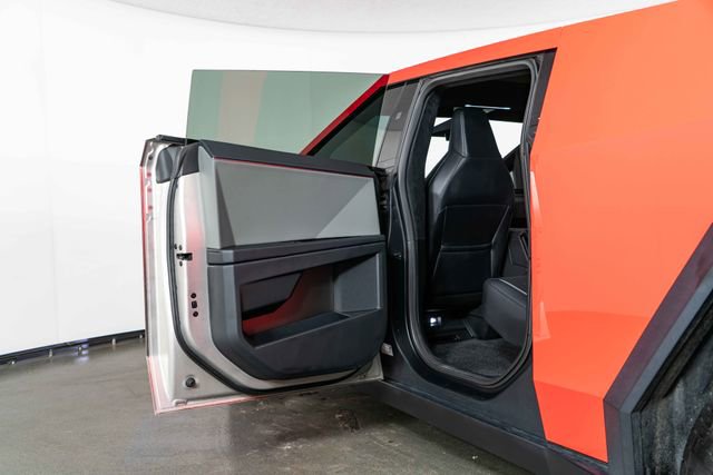 Used 2025 Tesla Cybertruck AWD Crew Cab image 14