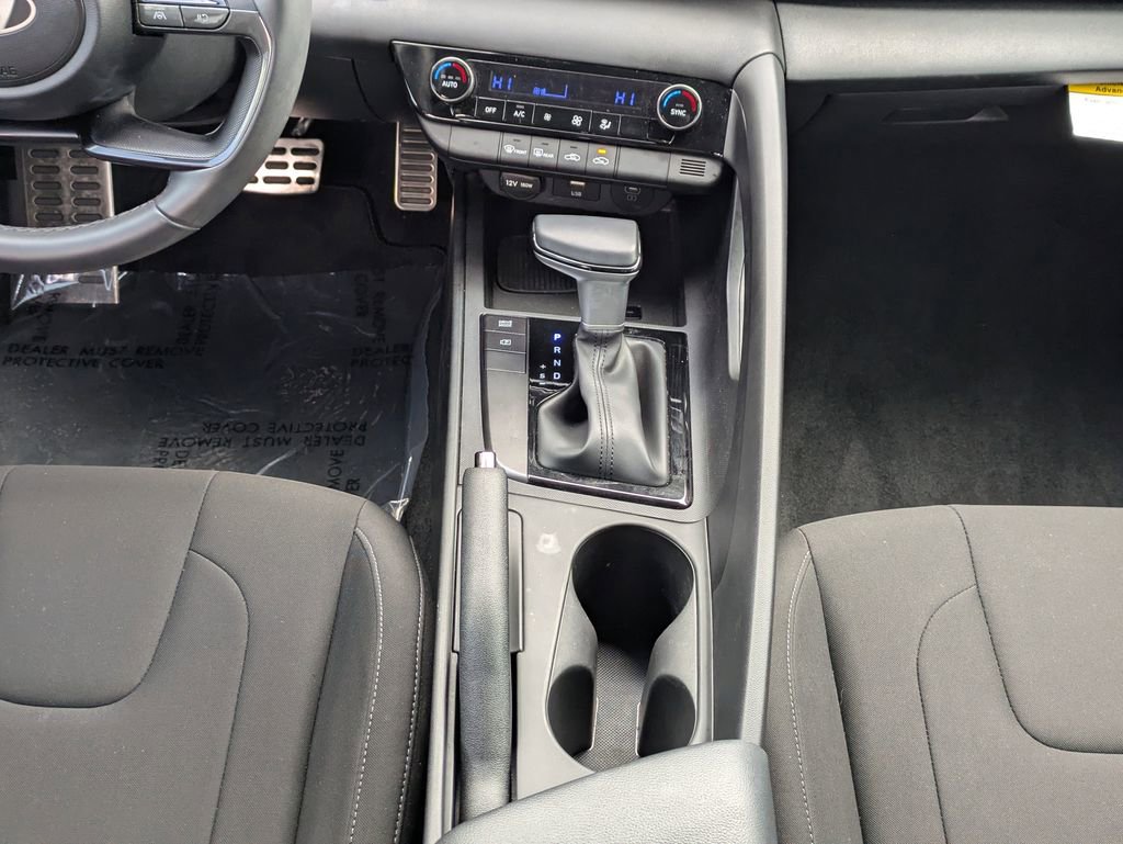 Certified 2025 Hyundai Elantra Sport image 17