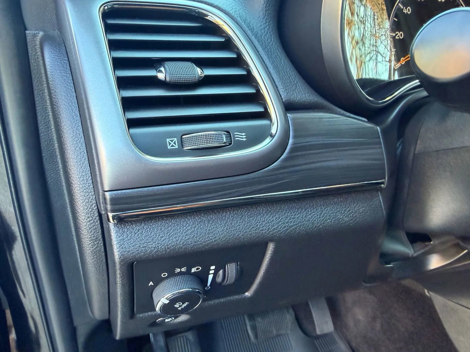 Used 2019 Jeep Grand Cherokee Limited X image 26