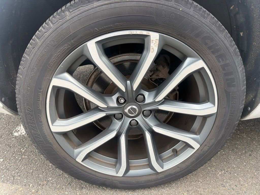 Used 2017 Volvo XC90 T6 Momentum AWD/4WD image 23