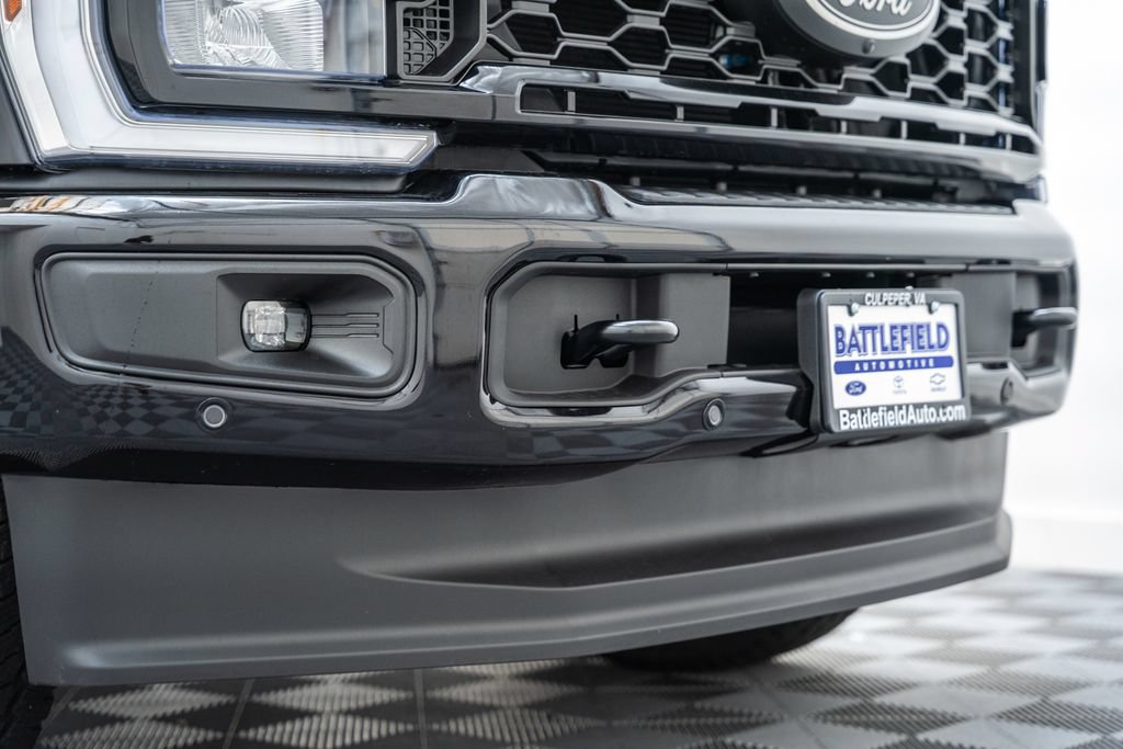 New 2026 Ford F250 Lariat w/ Black Appearance Package AWD/4WD image 13