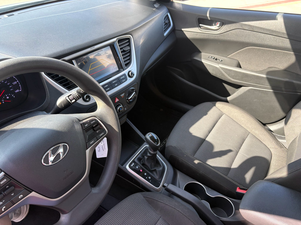 Used 2022 Hyundai Accent SEL FWD image 15