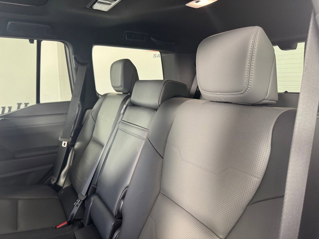 Used 2024 Lexus GX 550 w/ Accessory Package (Z1) AWD/4WD image 11