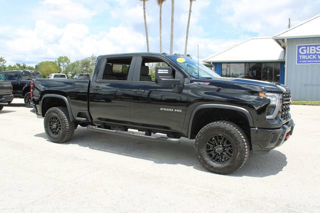 Used 2025 Chevrolet Silverado 2500 ZR2 w/ Technology Package image 14