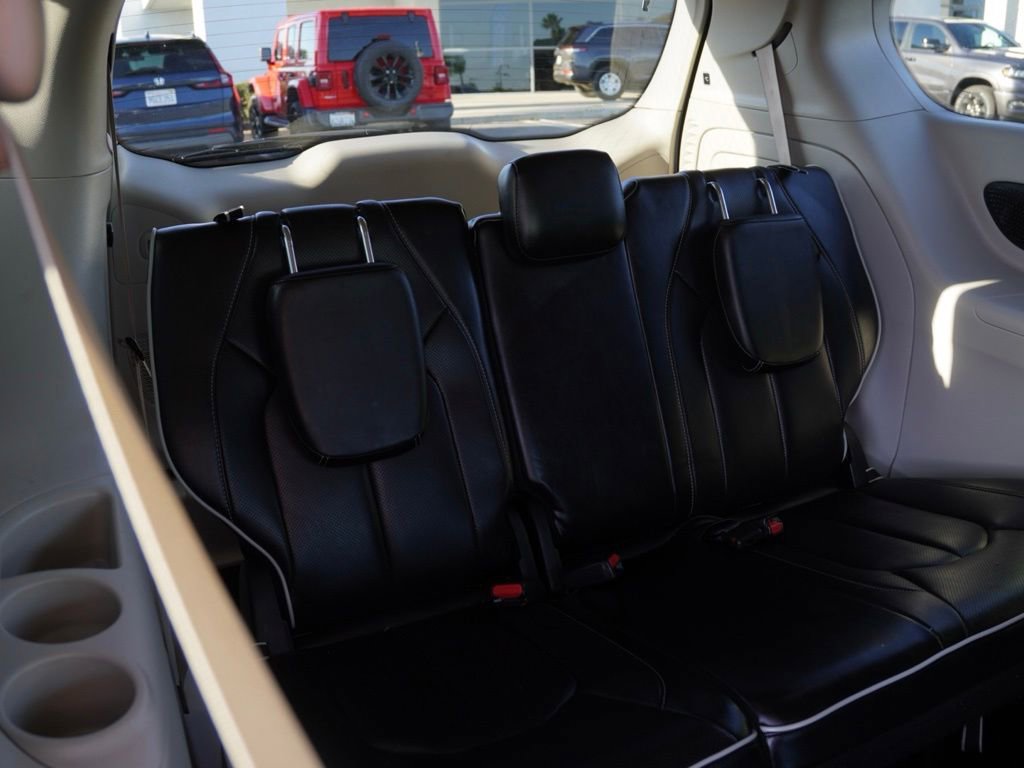 Certified 2023 Chrysler Pacifica Limited image 21