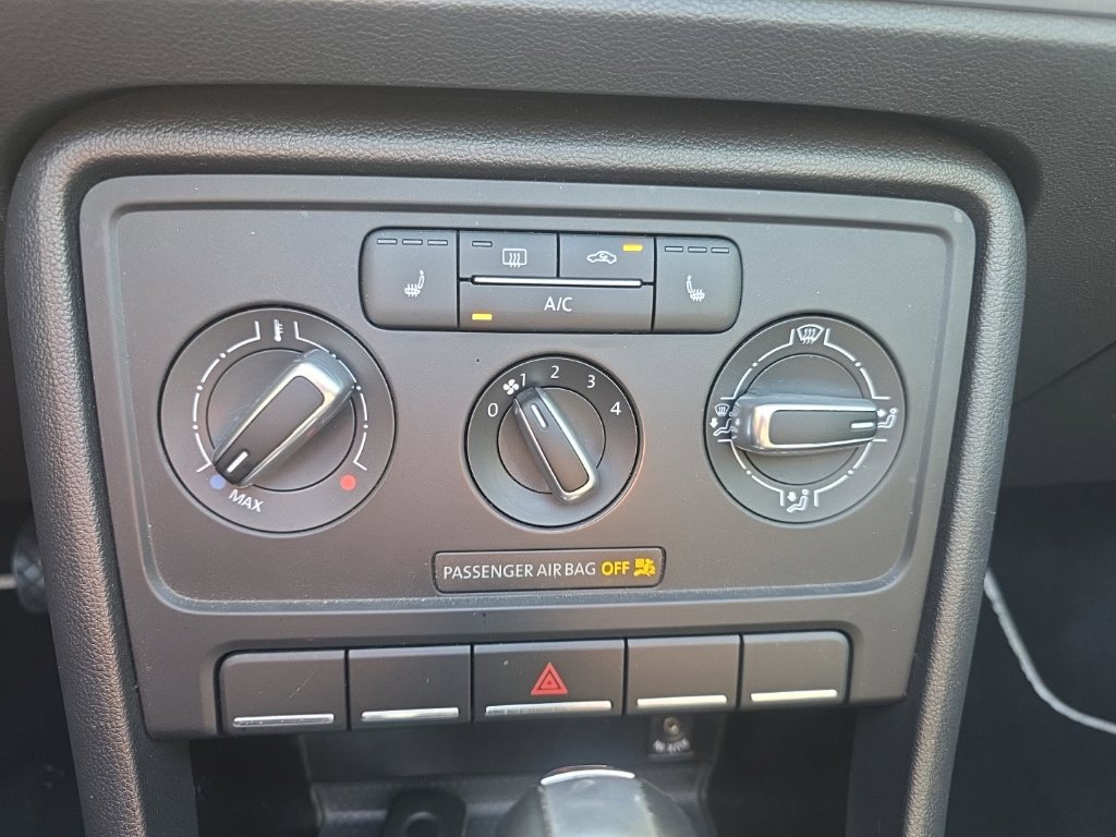Used 2014 Volkswagen Beetle 2.5 FWD image 19