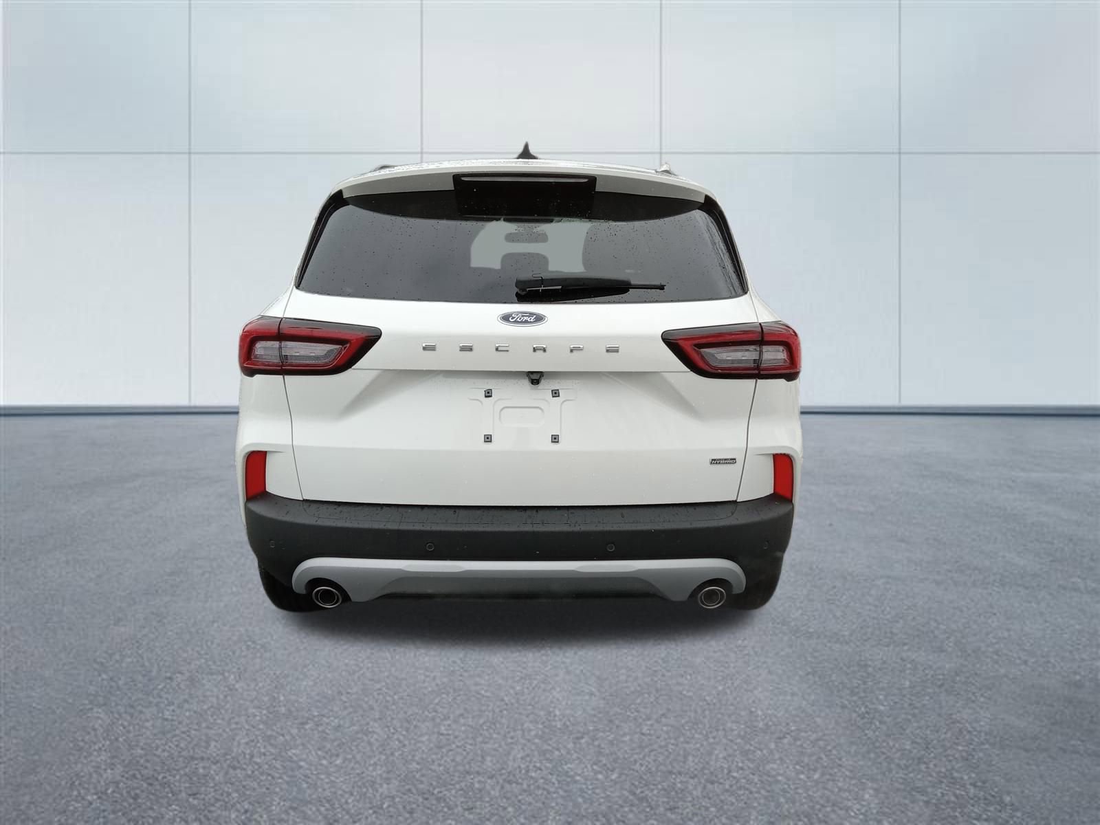 Used 2025 Ford Escape SE image 4