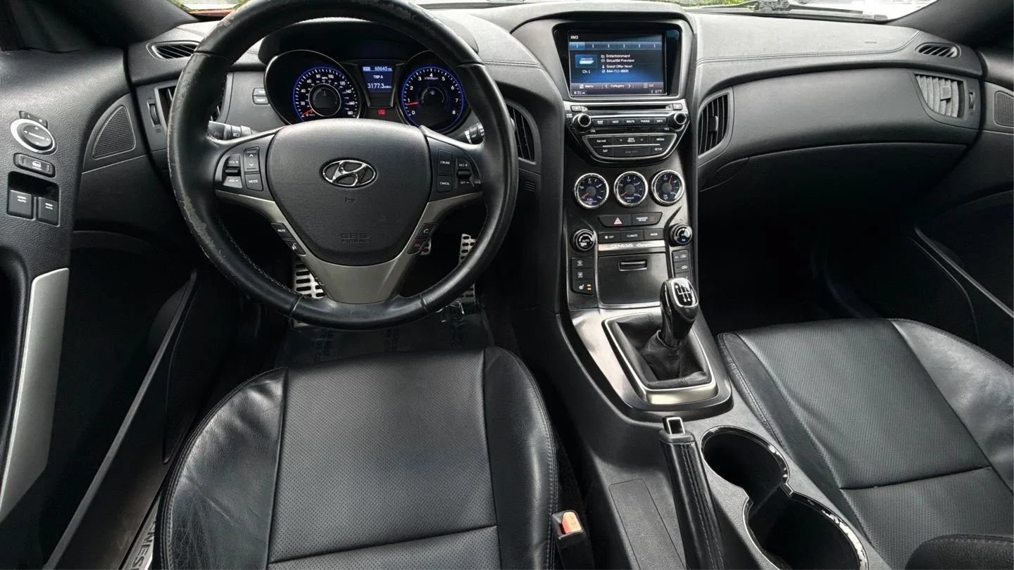 Used 2014 Hyundai Genesis 3.8 RWD image 25