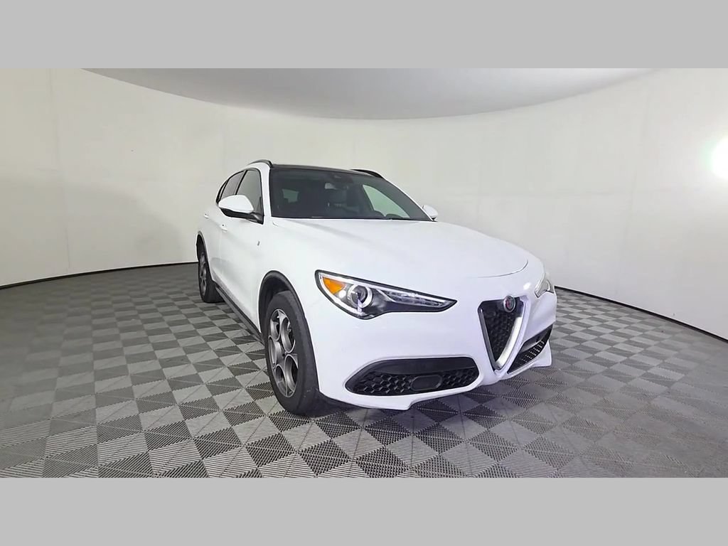 Used 2023 Alfa Romeo Stelvio Ti AWD/4WD image 52