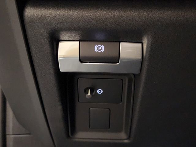 Used 2026 Land Rover Defender 130 S image 20