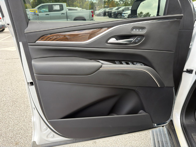 Certified 2024 Cadillac Escalade ESV Sport Platinum w/ LPO, ONYX Package AWD/4WD image 10