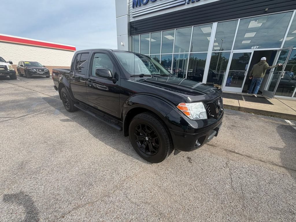 Used 2020 Nissan Frontier SV w/ Midnight Edition Floor Mats AWD/4WD image 2