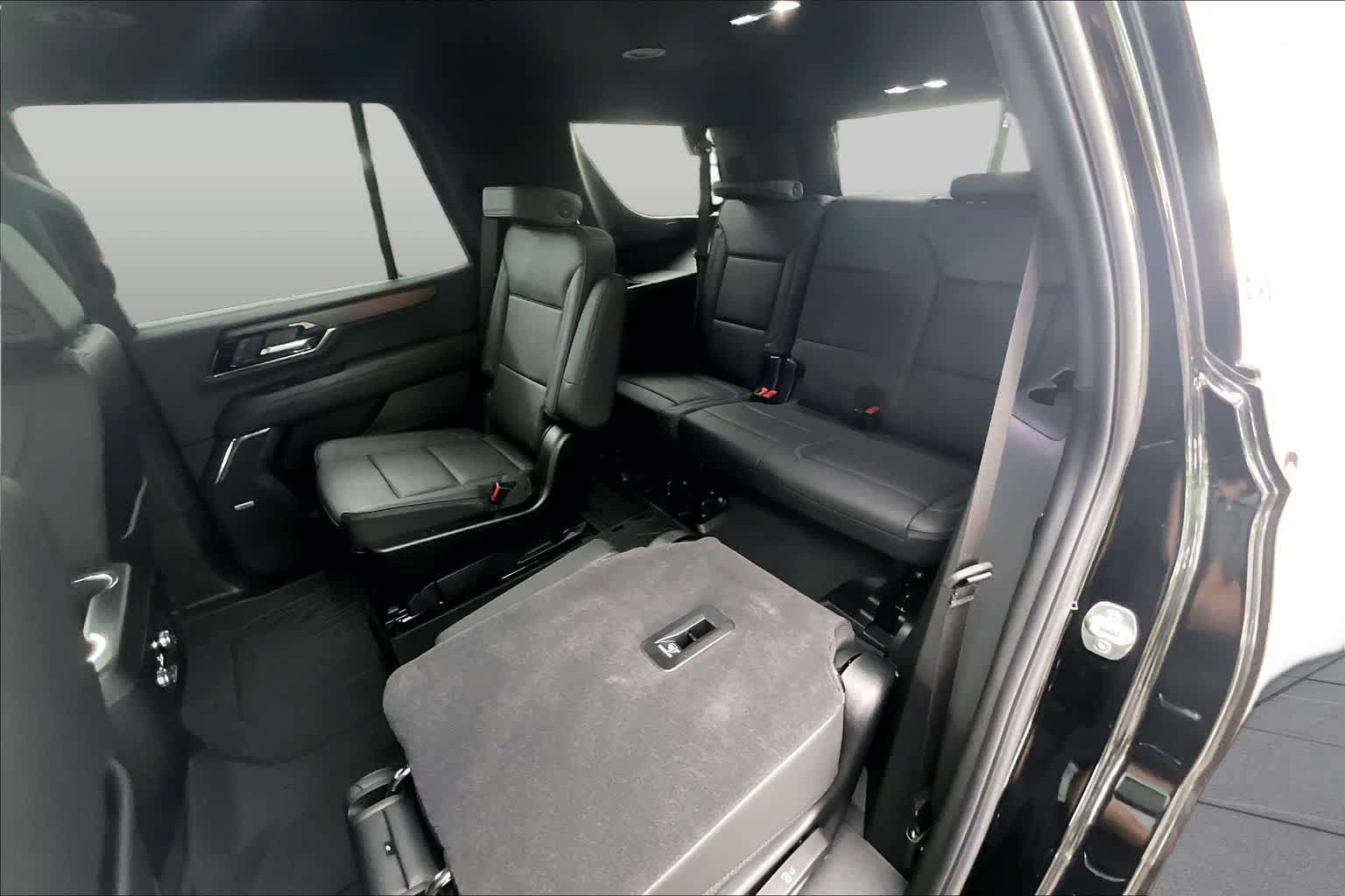 Used 2026 GMC Yukon Denali AWD/4WD image 37