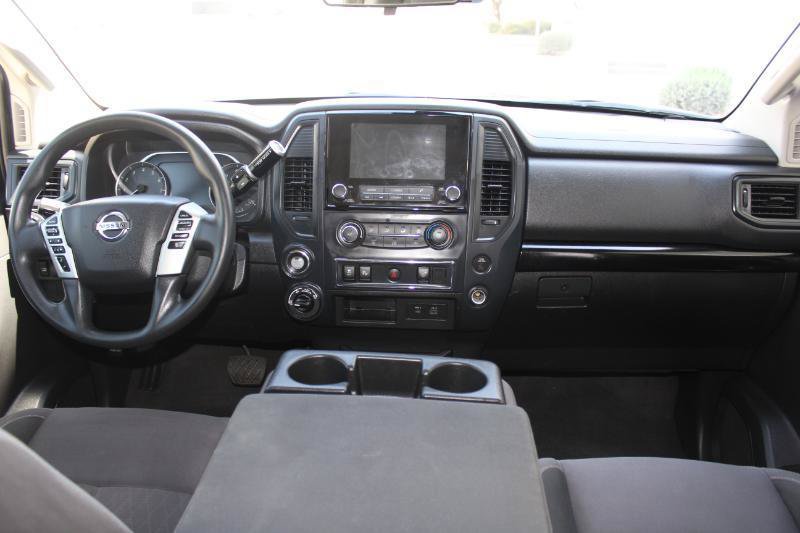 Used 2022 Nissan Titan SV AWD/4WD image 17