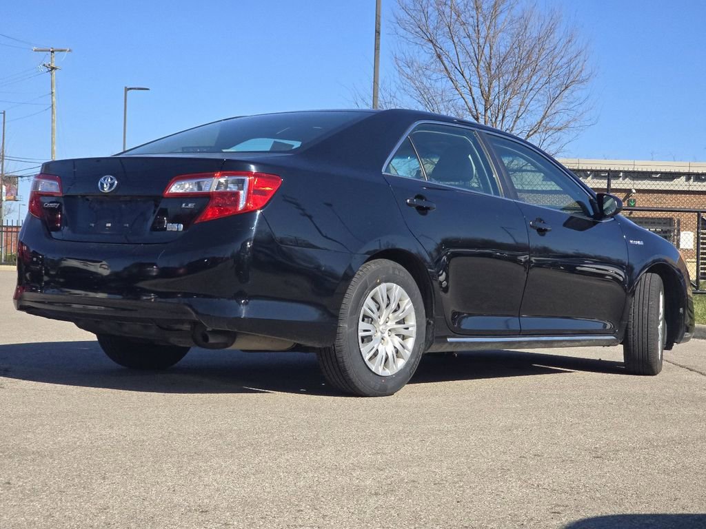 Used 2014 Toyota Camry LE image 12