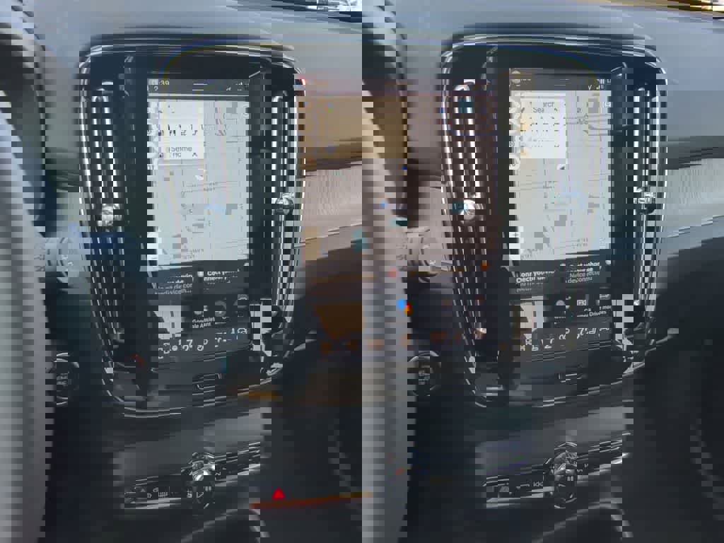 New 2026 Volvo XC40 B5 Core w/ Protection Package Premier image 26