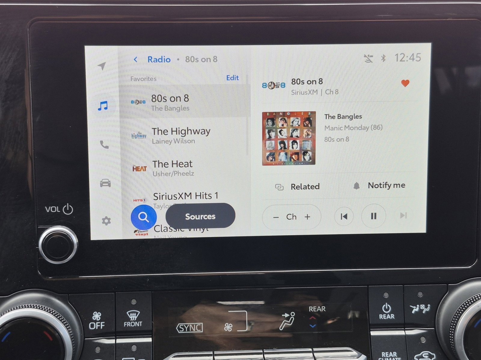 Used 2023 Toyota Highlander L image 28