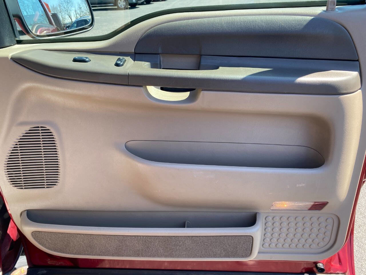 Used 2002 Ford Excursion XLT image 33