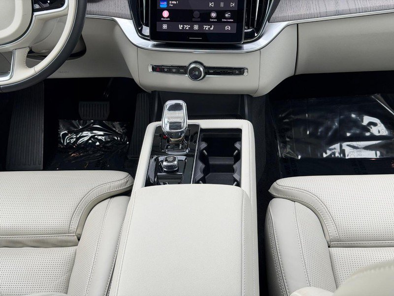 Certified 2025 Volvo XC90 T8 Ultra AWD/4WD image 16