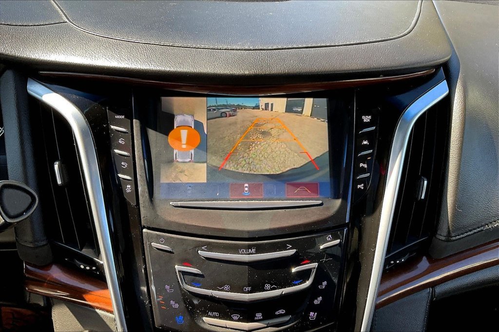 Used 2019 Cadillac Escalade ESV Premium Luxury RWD image 14