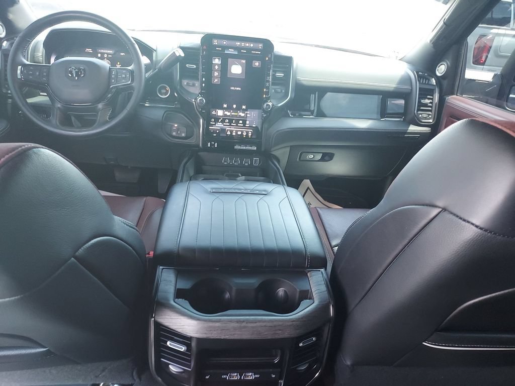 Used 2025 RAM 2500 Limited AWD/4WD image 10