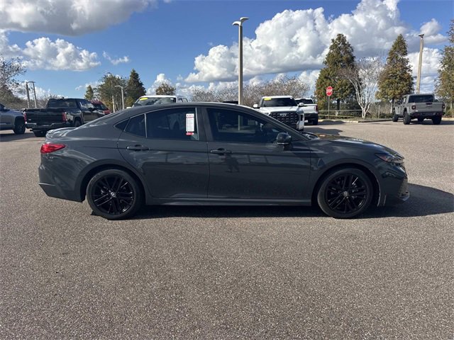 Used 2025 Toyota Camry SE image 2