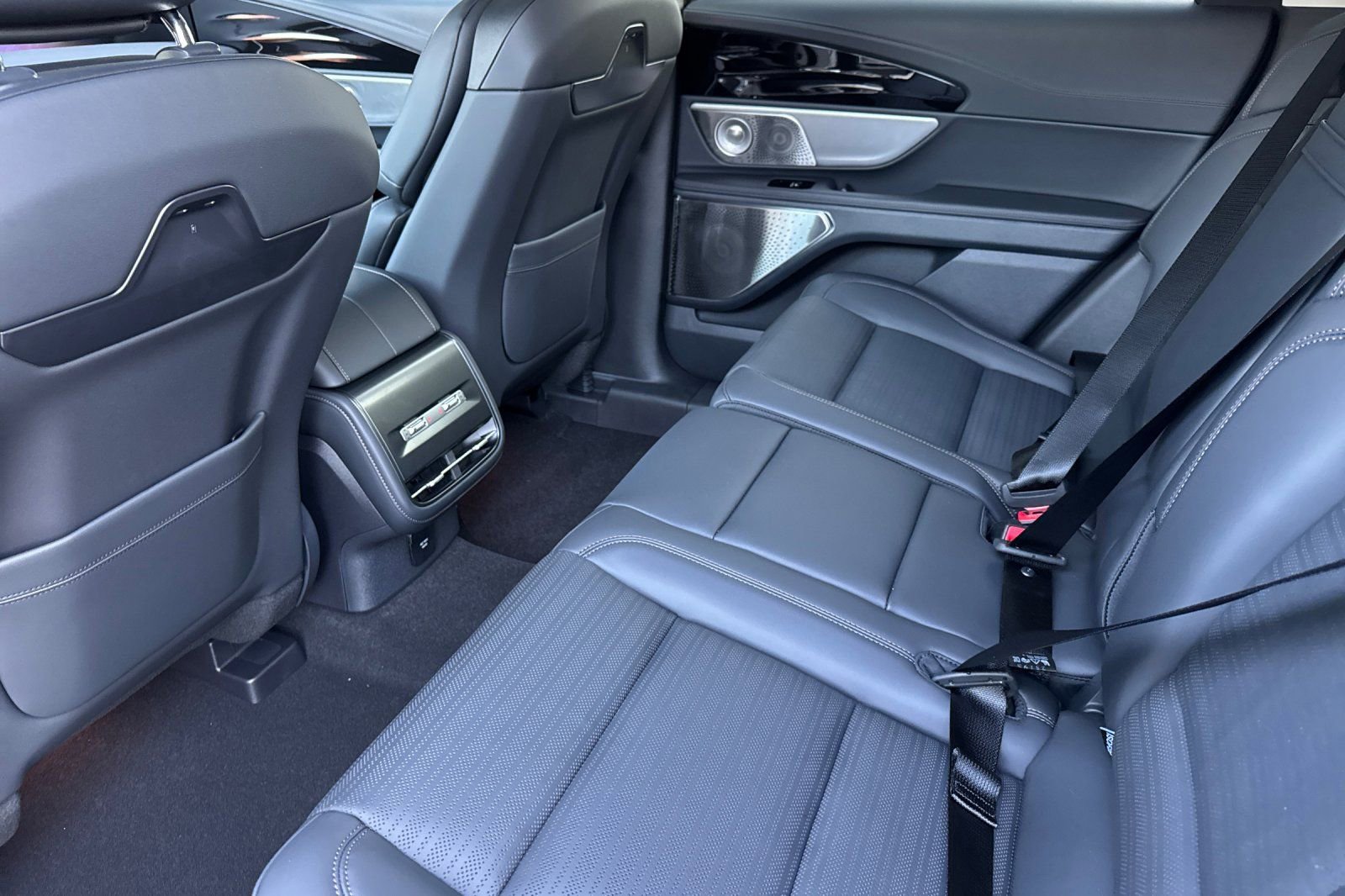 New 2026 Lincoln Nautilus Reserve AWD/4WD image 10