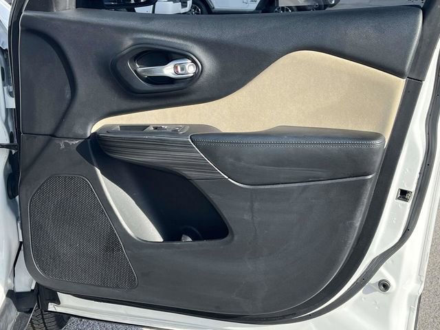 Used 2016 Jeep Cherokee Latitude image 25