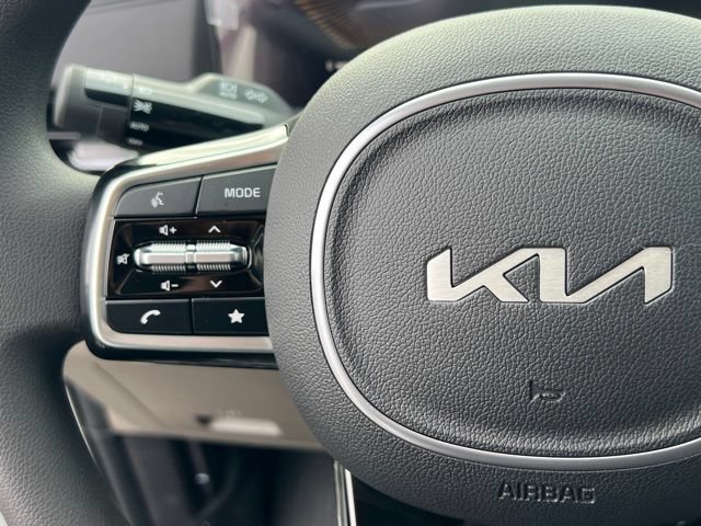 New 2026 Kia Carnival LX FWD image 25