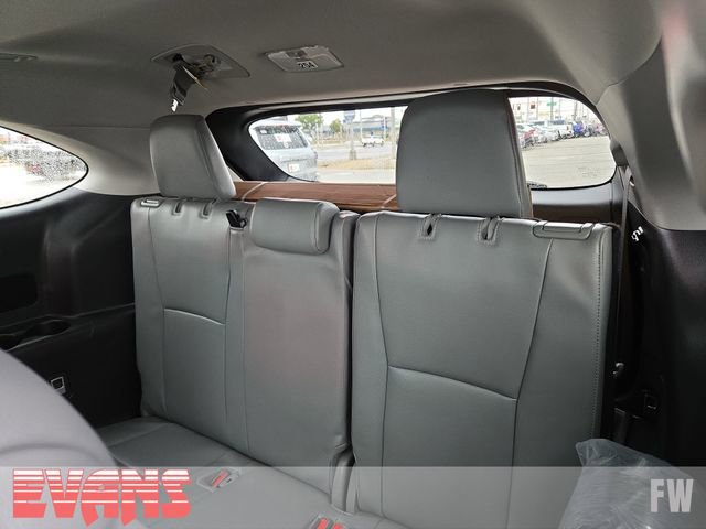Certified 2025 Toyota Highlander Platinum image 26