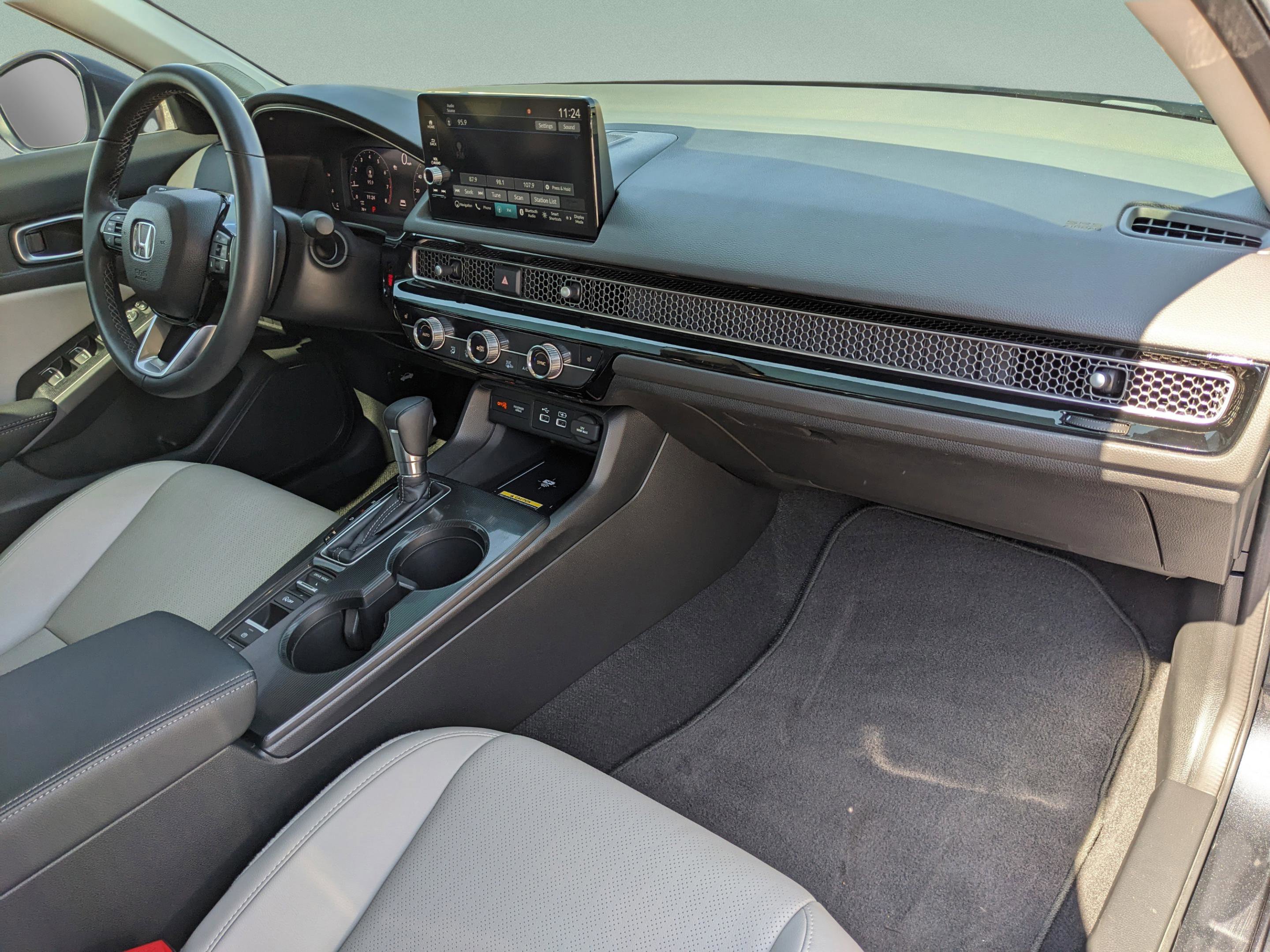 Used 2022 Honda Civic Touring image 17