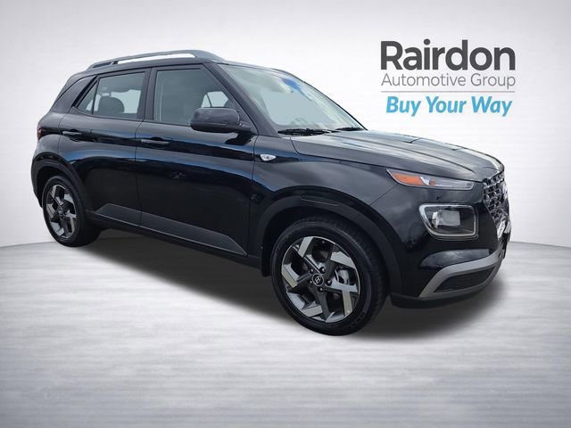 Used 2025 Hyundai Venue SEL image 1