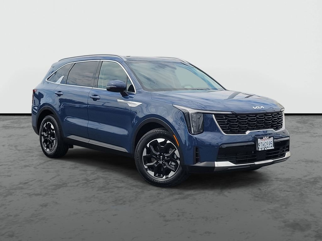Certified 2025 Kia Sorento S w/ Panoramic Sunroof Package