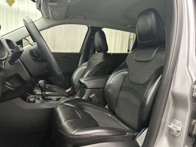 Used 2019 Jeep Cherokee Latitude Plus image 17