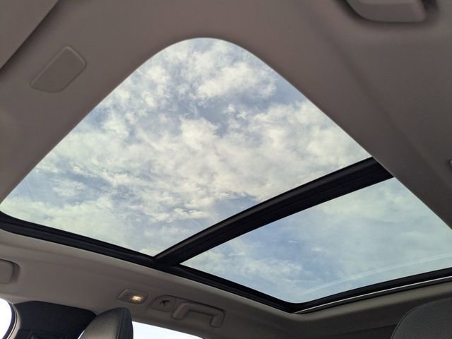 Used 2024 Volvo V90 B6 Cross Country Plus image 27