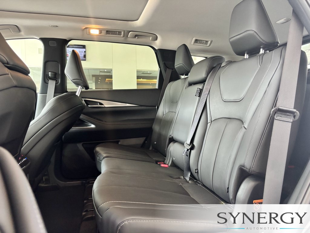 Certified 2027 INFINITI QX60 Luxe w/ Cargo Package FWD image 30