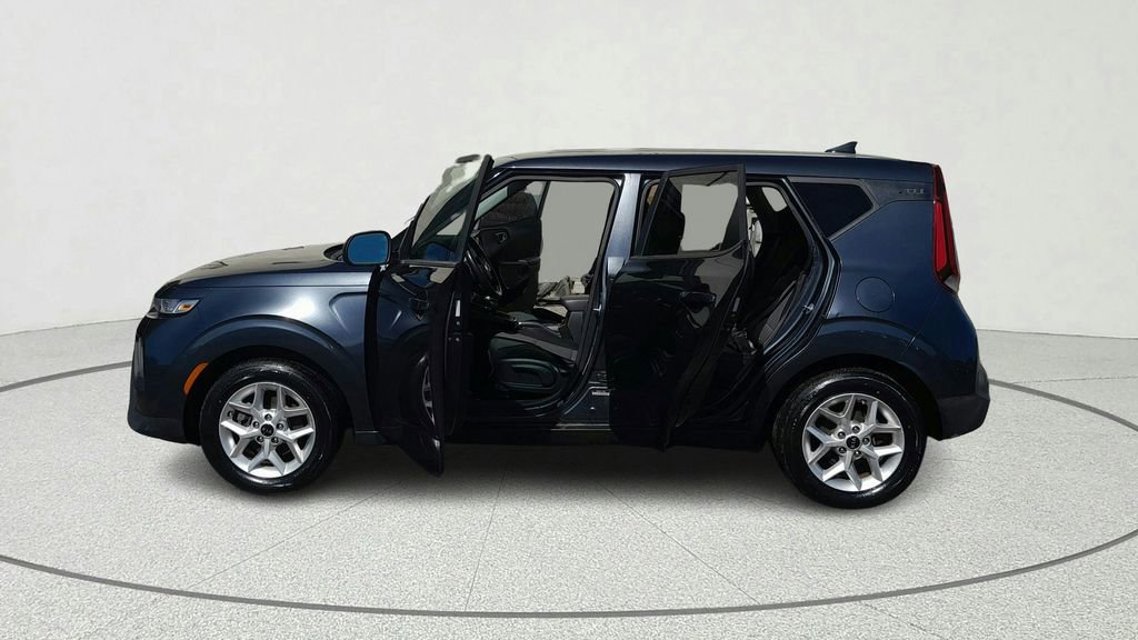 Used 2020 Kia Soul S FWD image 11