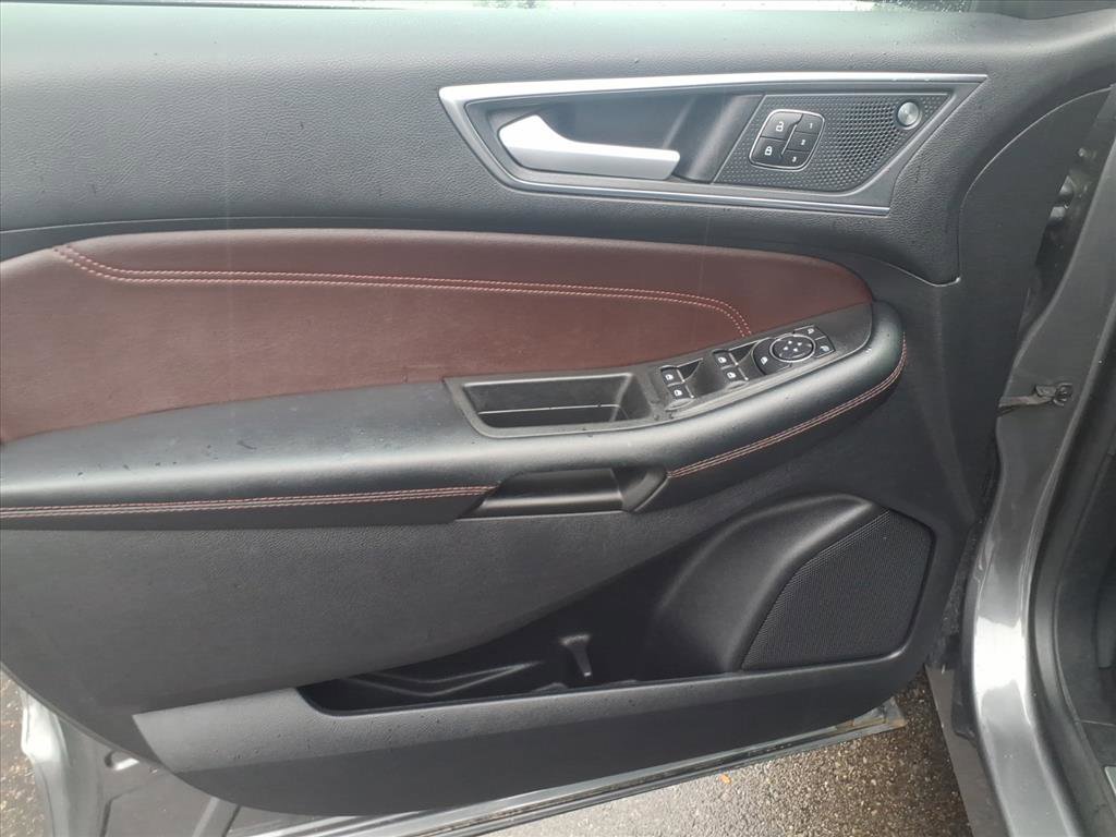 Used 2021 Ford Edge Titanium w/ Equipment Group 301A image 11