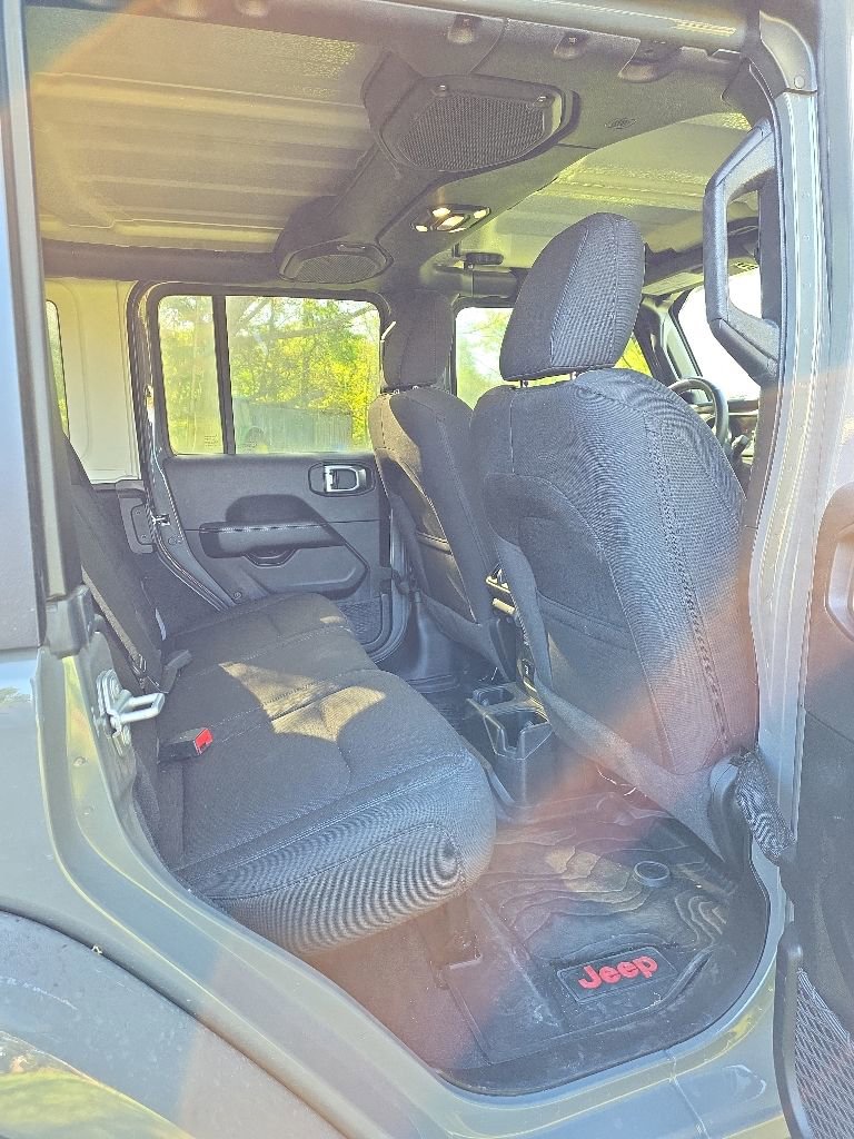 Used 2020 Jeep Wrangler Unlimited Sahara AWD/4WD image 19