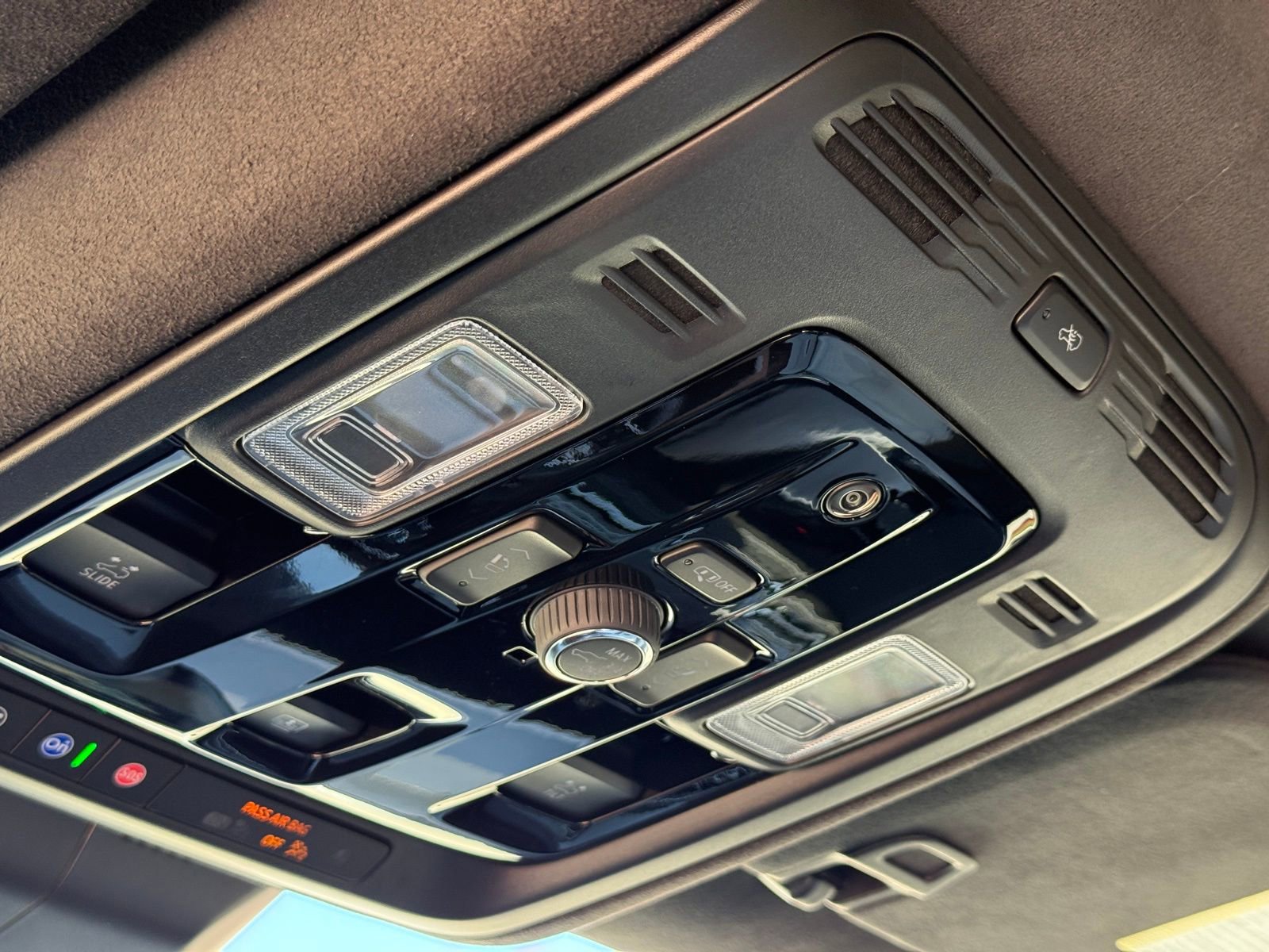 Used 2025 Cadillac Escalade ESV V image 42