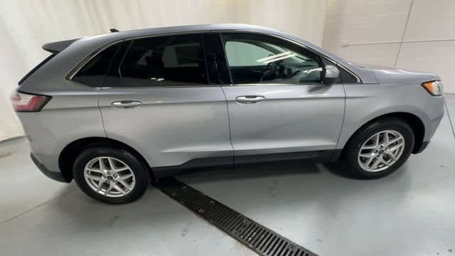 Used 2022 Ford Edge SEL AWD/4WD image 9